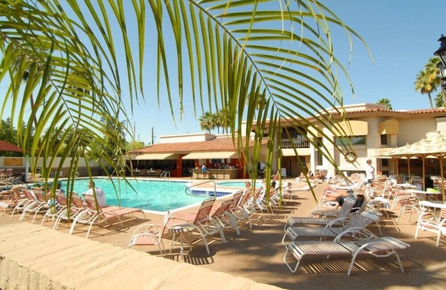 Scottsdale Camelback Resort Elegant Studio with Mini Golf