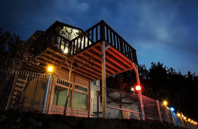 Sea and Sunset Pension