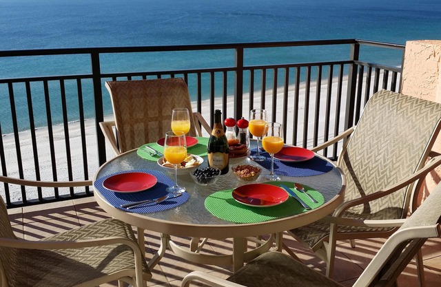 SEA CHASE 1102 C THIS ONE'S A GEM! (VIDEO ON YOU TUBE) THREE 4K ROKU TVS!