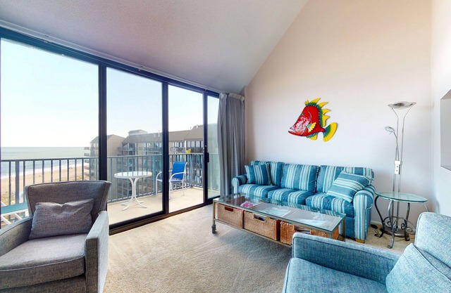 Sea Colony 9th-floor ocean-view condo with elevator & balcony