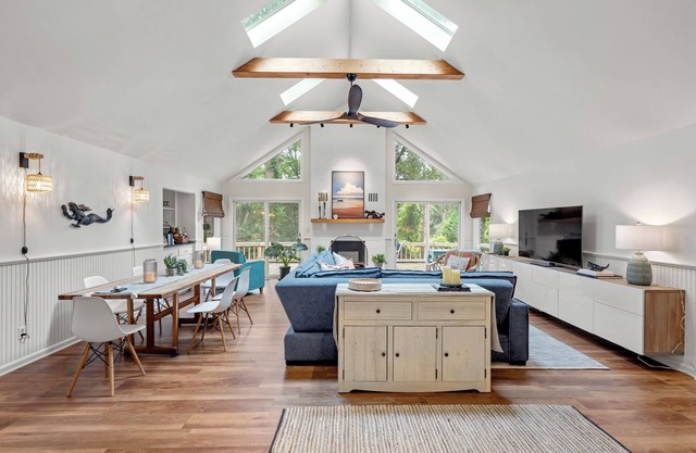 Sea Dog's Dream: Pets Allowed