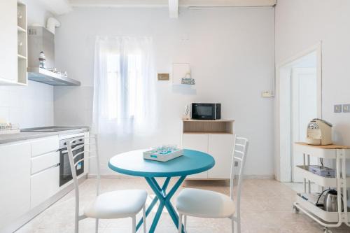 Sea Foam House by Pleiades Home