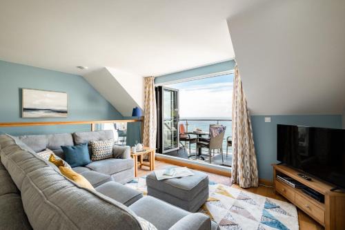 Sea Gem - Mount Brioni