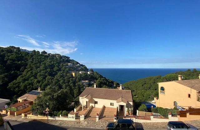Sea Pines - Three bedroom tourist-licensed home with views of the Mediterranean!