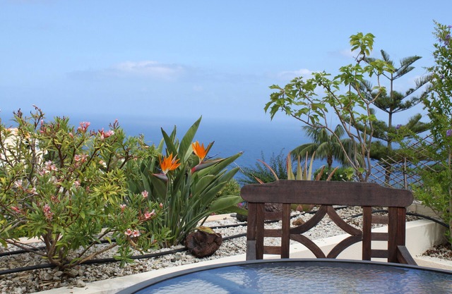 Sea view, privacy, nature + benefits of a 4*resort , longterm