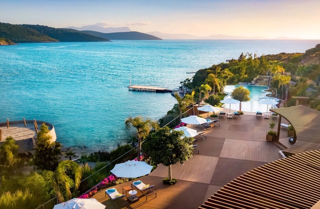 Sea View Residence in Bodrum with Hotel Services