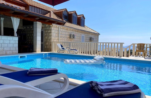 Sea view Villa with private pool just 10 min. drive to Dubrovnik