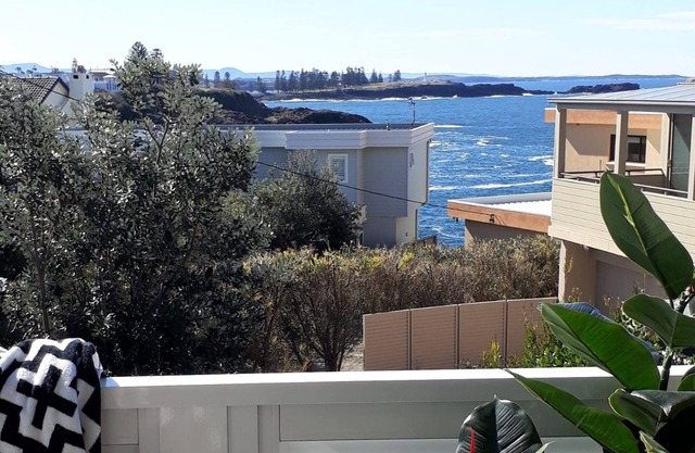 Sea View-Waterfront @Little Blowhole on the Coastal Walk