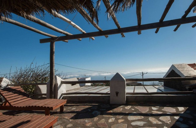 Sea Views and BBQ in this Cozy Rural House