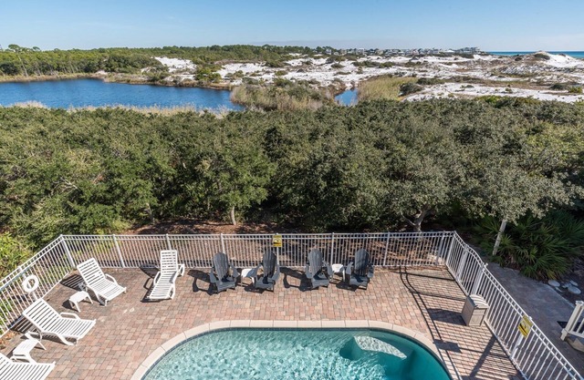 "SeaBatical"~Amazing Gulf, Lake, Park Views~Heated Pool~Gulf Trace~Beach Gear
