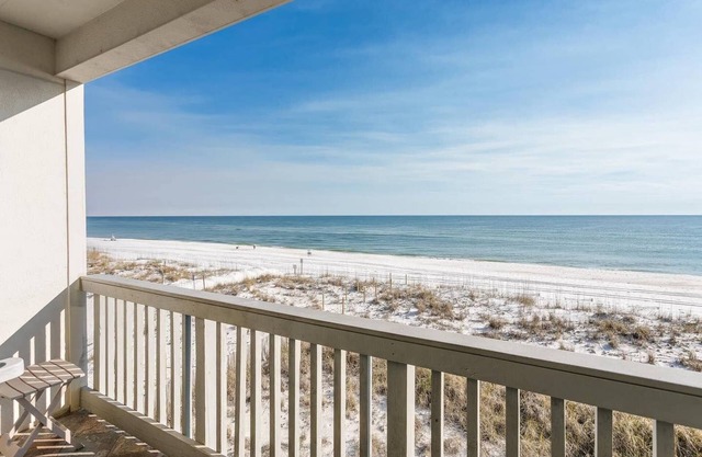 Seacret Paradise! GULF FRONT 2 Bedroom Condo w/Community Pool