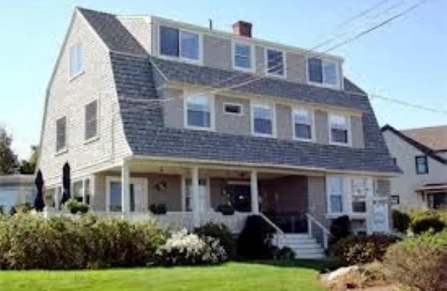 Seafarer Inn