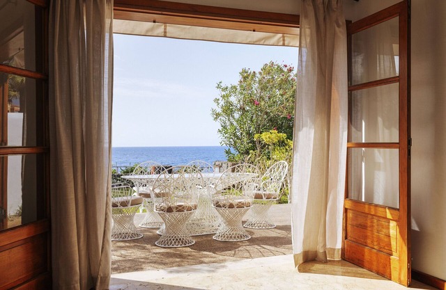 Seafront bungalow, golf, swimming pool, relax pool, 86