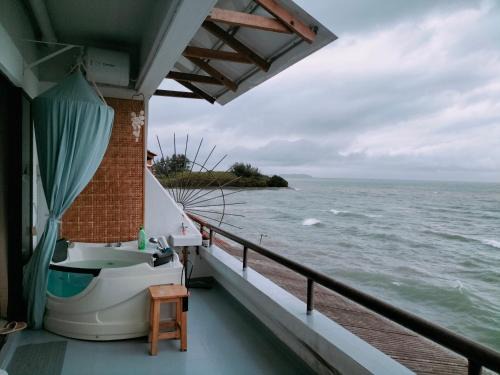 Seafront SunsetSpa