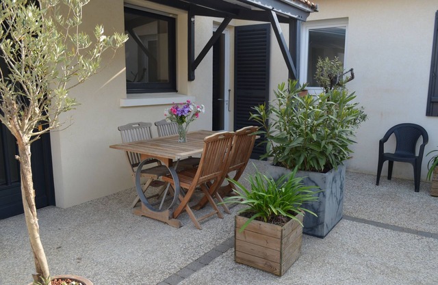 Seafront villa 50 meters from the beach