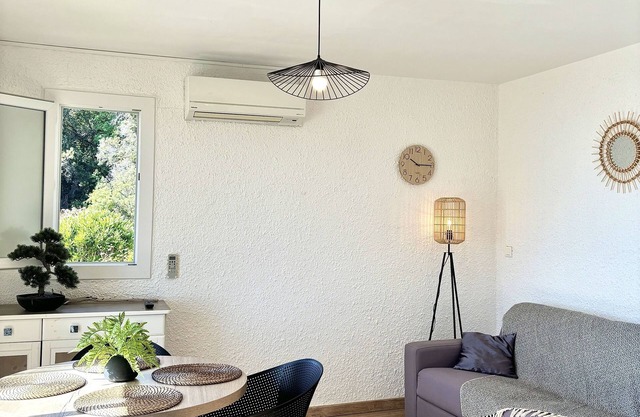 Seafront villa, Canella beach 800m far, pool, 4 persons, fully equipped