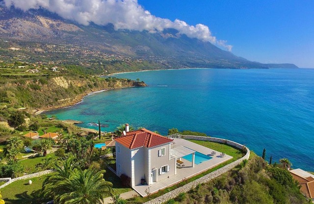Seafront Villa Kefaloniaprivatevillas