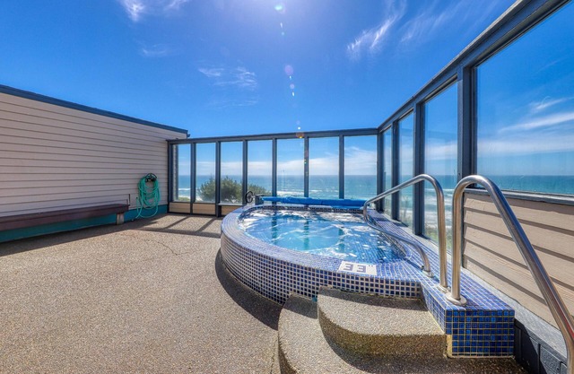 Seahorse Oceanfront Lodge