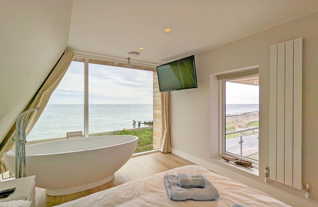 Seal View - sleeps 10 guests in 5 bedrooms