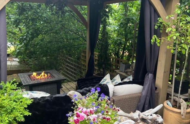 SEAS THE DAY house hot tub pet friendly bbq location location location