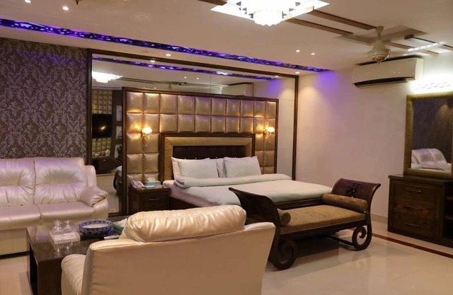 Seashell Grand hotel