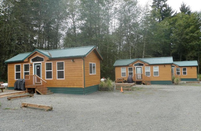 Seaside Camping Resort Cottage 11