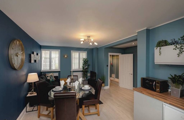 Seaside Flat w/Patio | 2BR Near i360 & Beach