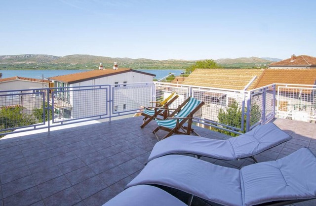 Seaside holiday house Jadrtovac, Šibenik (K-16468)