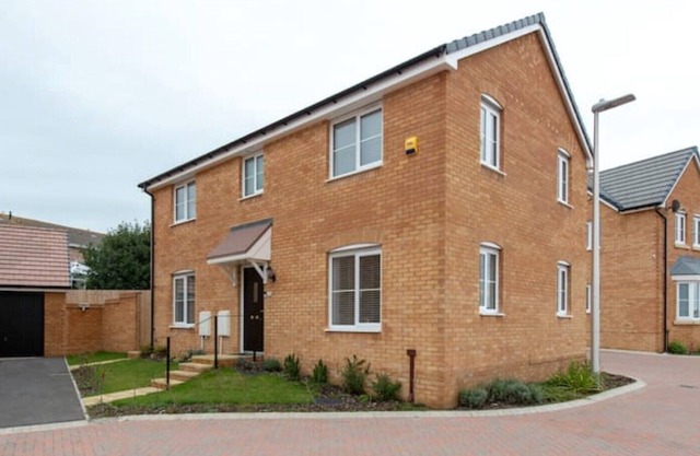 SeaView - 4 Bedroom New Build House, Rhoose, Near Cardiff