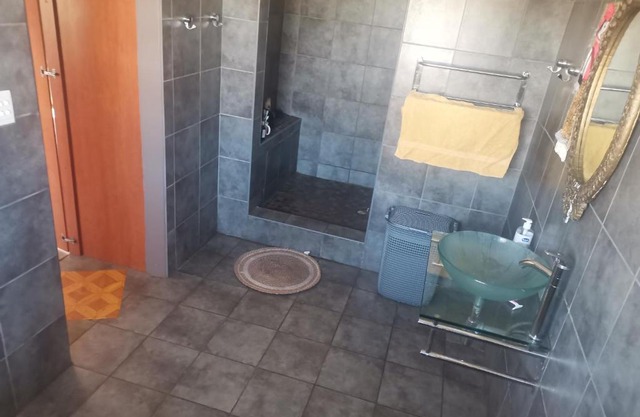 Seaview Port Elizabeth Bachelors Pad