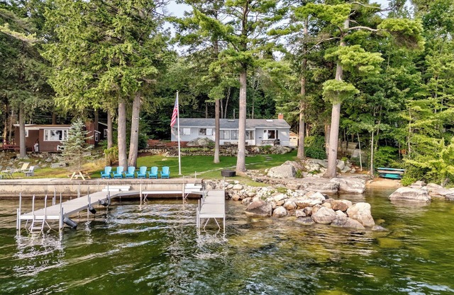 Sebago Lake Direct Waterfront 3bed 2bath with Sandy Beach, Mooring and Boat Dock