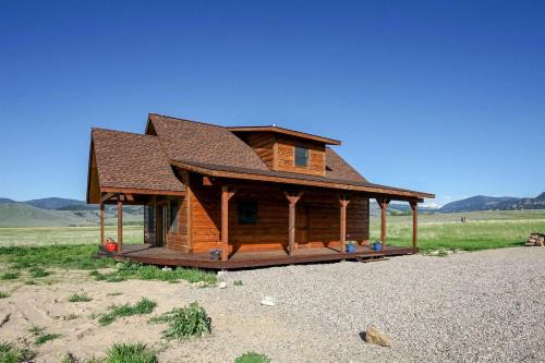 Secluded Cabin Rental with Gorgeous Views near Ennis, Montana