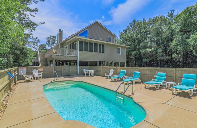 Secluded Cottage w/Pool, Close to Historic Corolla Village