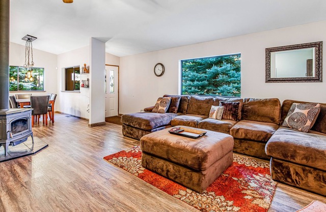 Secluded Dog-Friendly Home W/ Acreage, Free WiFi, Full Kitchen & More!