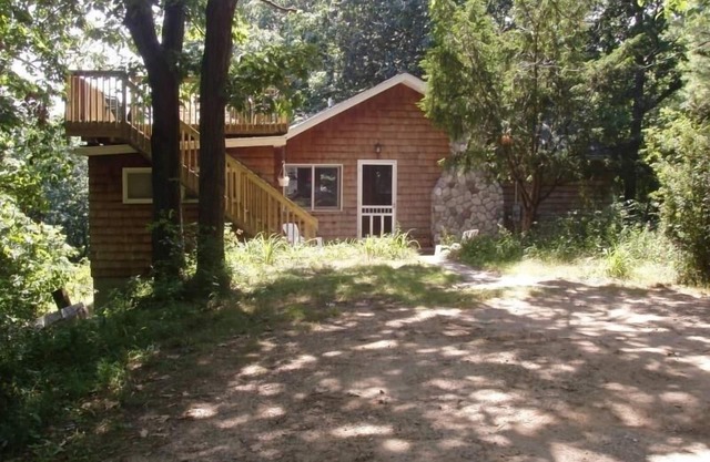 Secluded dunes home w/private Lake Mich beach + 150 acres of forest - dogs OK