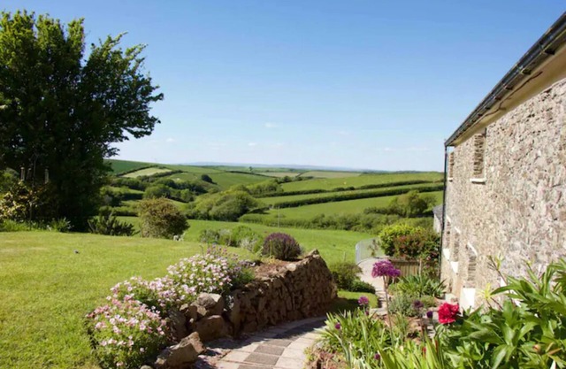 Secluded Escape Near Salcombe - Newhouse Barn