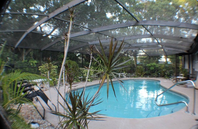 Secluded Florida Home House w Screen Room Heated Pool