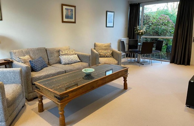 Secluded House in Vibrant Putney