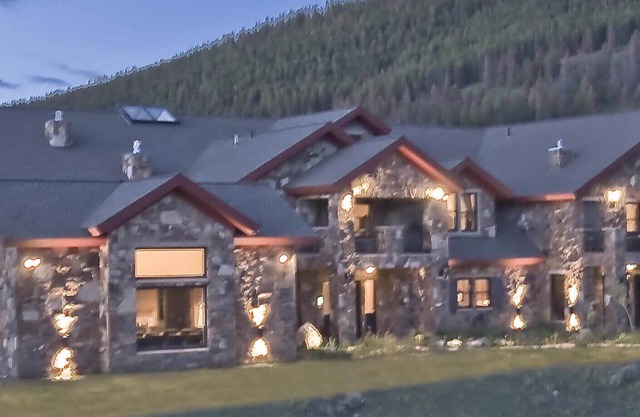 Secluded Luxury Villa 26 guests - 11 bd/10.5 ba, conference rm, racquetball ct