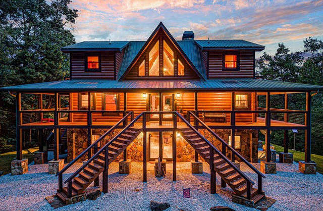 Secluded Mtn Cabin | Hot Tub & Private Dock