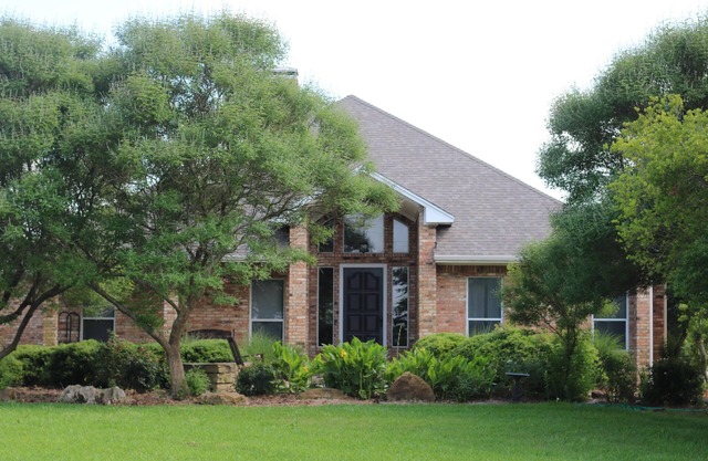 Secluded Ranch House with Private 4 Acre Pond