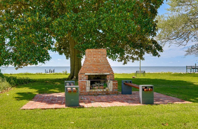 Secluded River Front Cottage