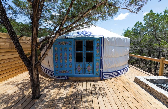 Secluded, Romantic Yurt w/Hot Tub at The Yurtopian - "Lizzie"