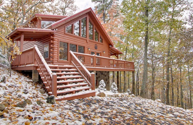 Secluded Smoky Mountain Cabin w/Wraparound Deck!