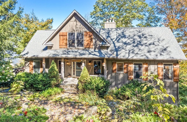 Secluded Smoky Mountain home with panoramic views, wood stove, & hot tub