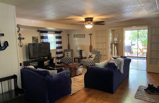 Secluded spot with high speed internet! Enjoy the beauty of Barren River Lake!