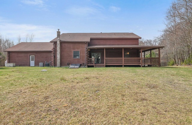 Secluded & Tranquil Retreat for 14 in the Poconos – Firepit/Games/Stargazing+