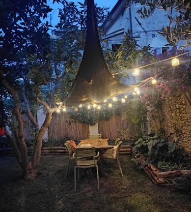 SECRET GARDEN-bike-friendly home-MANDARANCIO