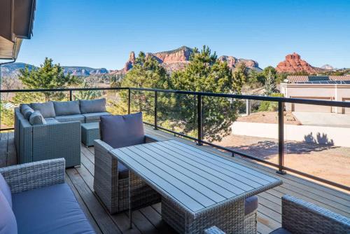 Sedona Stunner Hot Tub Red Rock Views