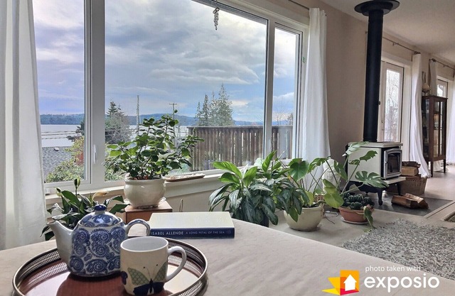 See by the Sea: Enchanting Home by the Ocean.